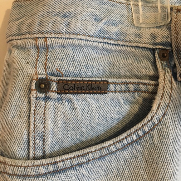 Vintage 90s Calvin Klein light denim shorts - Picture 2 of 3